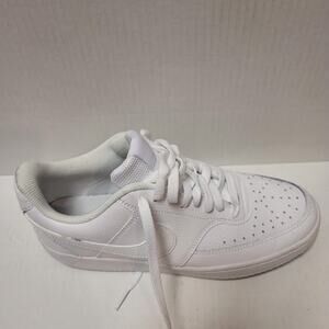 Nike Womens Vision Sneakers Size 9.5 White